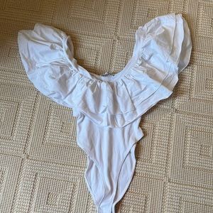 Zara white body suit with ruffle sleeve